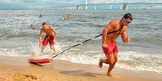 Descubre la responsabilidad socorrista acuático y por qué la formación es clave para evitar problemas.