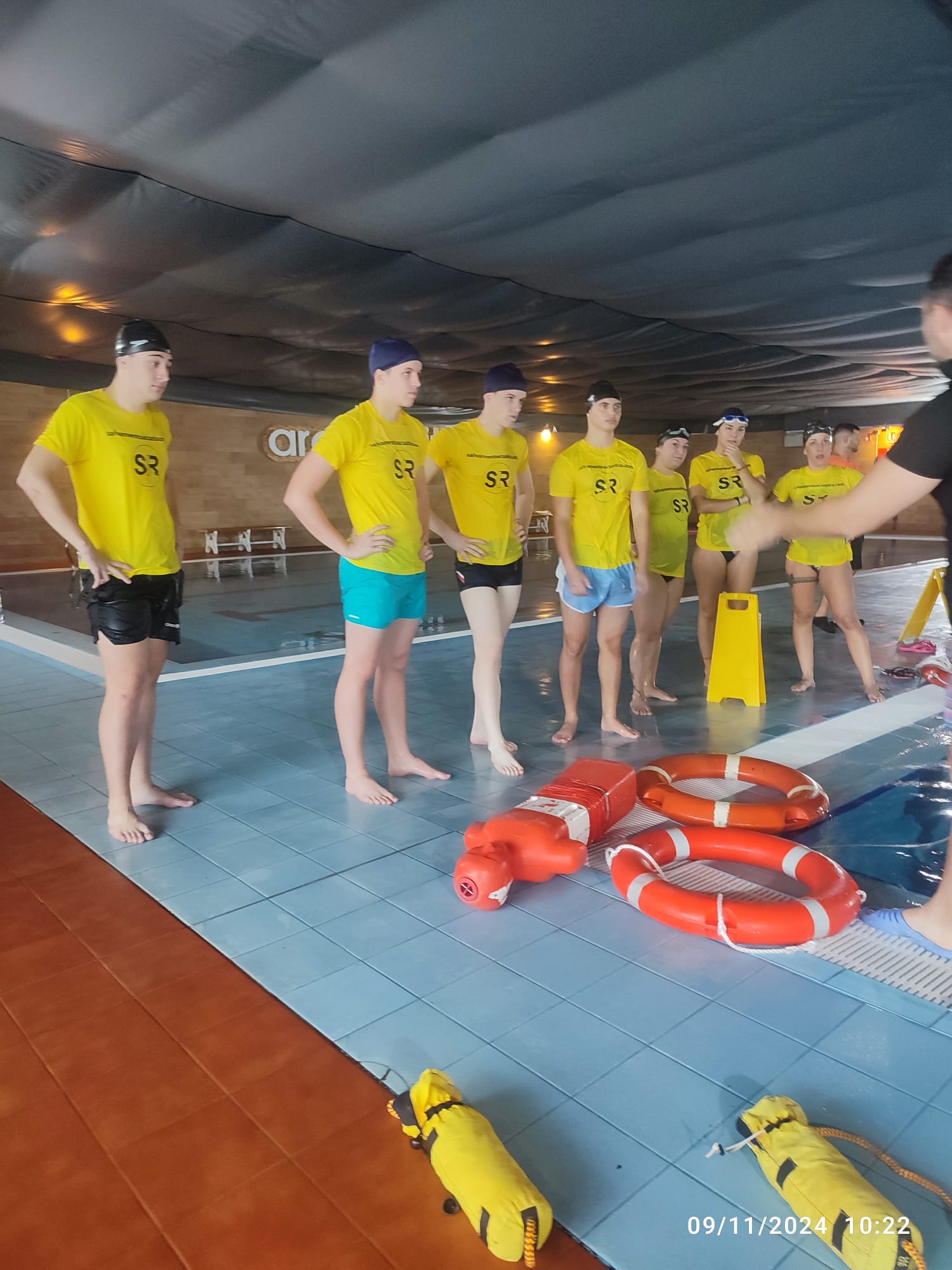 Descubre quién puede formarse como socorrista acuático y qué condiciones físicas, mentales y formativas son realmente necesarias