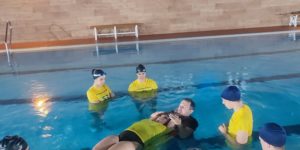 Descubre los errores más comunes en primeros auxilios acuáticos.