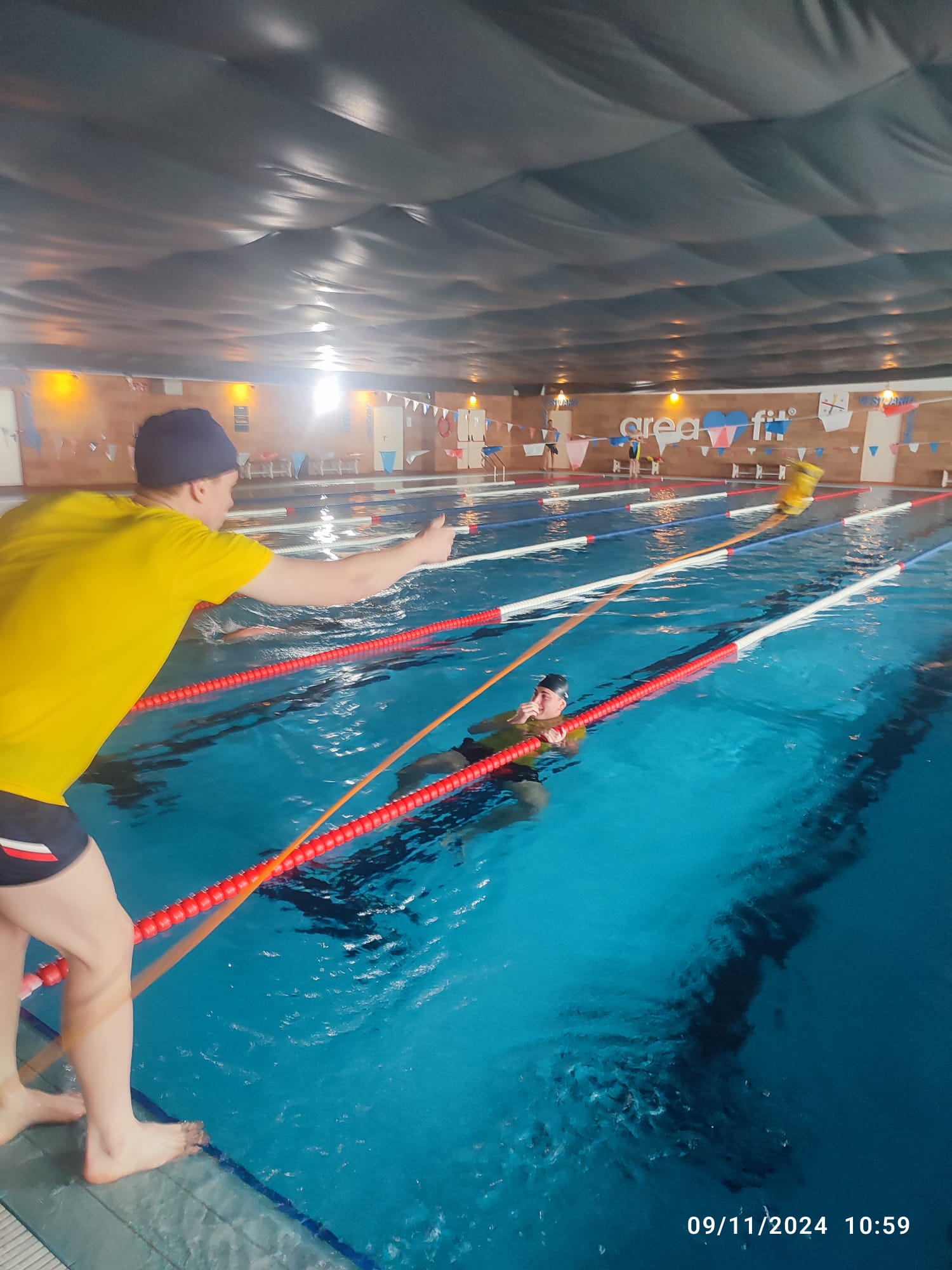 Descubre el error más común en primeros auxilios acuáticos y cómo evitarlo.