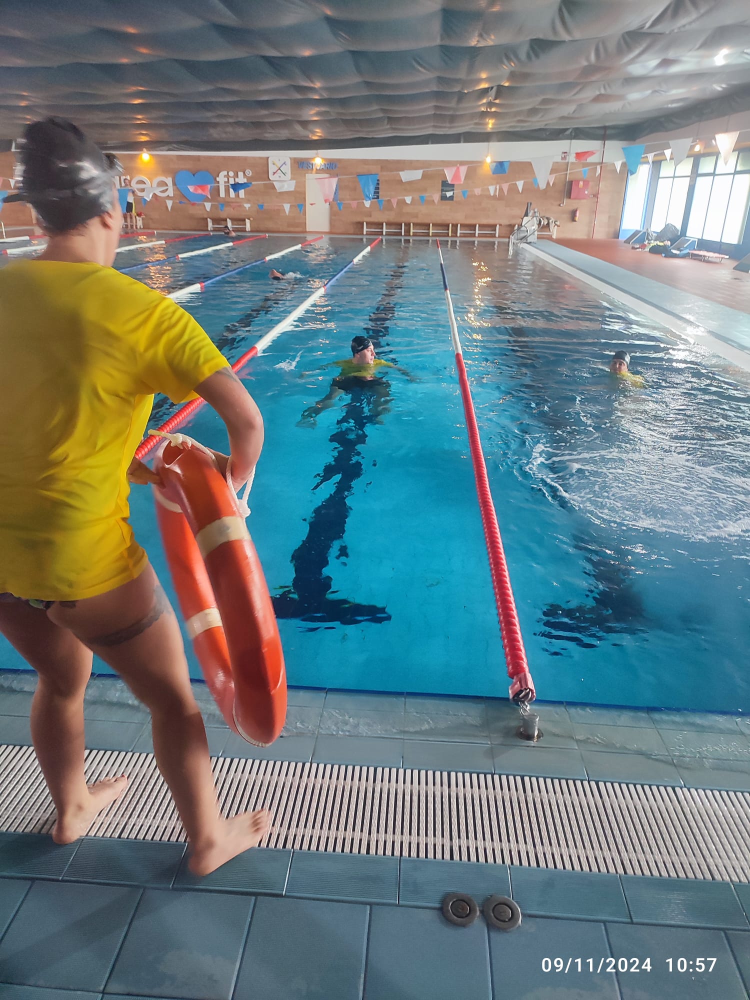 Aprende cómo debe actuar un socorrista ante una persona inconsciente en piscina.